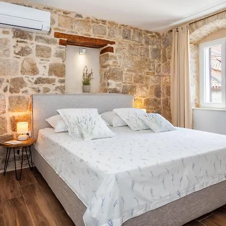 Lucio Apartment *